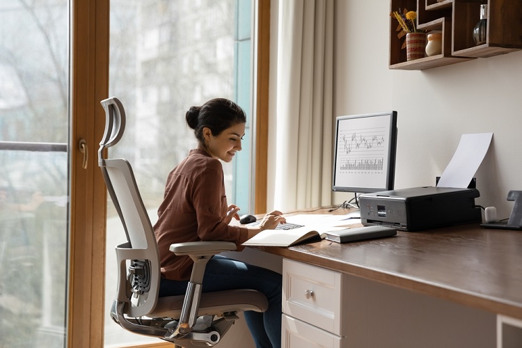 Four Major Signs You Should Consider Before Buying An Office Chair